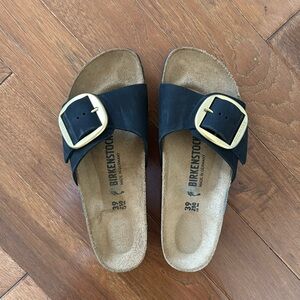 Birkenstock Madrid Big Buckle
Nubuck Leather